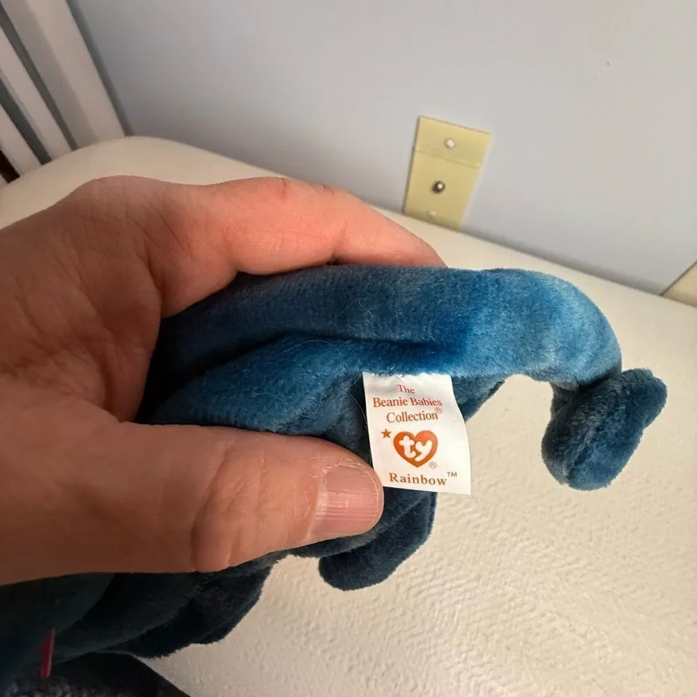 Rainbow the Chameleon Ty Beanie Baby - Introduced 1998 and Retired 1999 RARE GEM